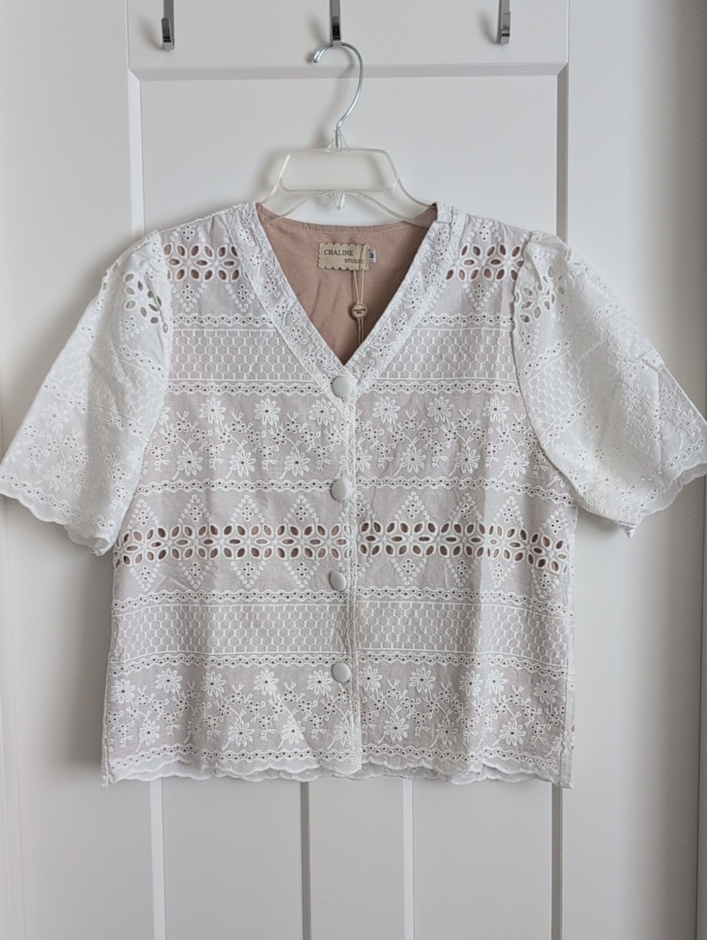 Women's Eyelet Top Size medium